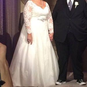 Lee Ann Belter size 16 wedding gown